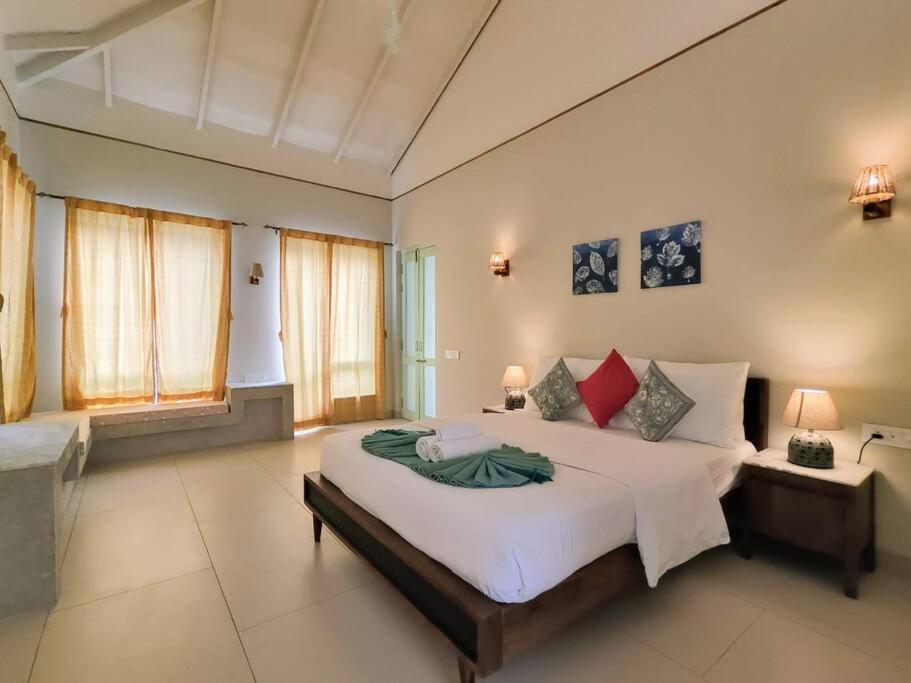 Barcelona At Story Siolim- 3bhk Private Pool *